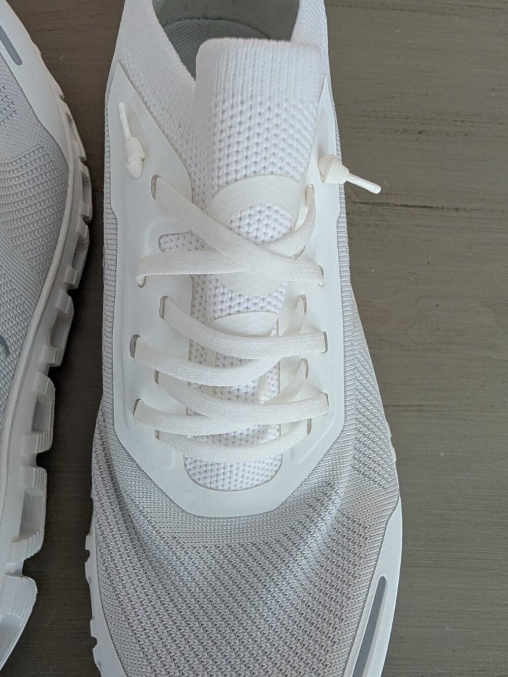 ON Cloud Versa Women’s Fitness/Sport Shoes, Size 5.5, White - Picture 5 of 6